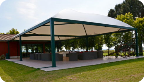 Gazebo di grandi dimensioni